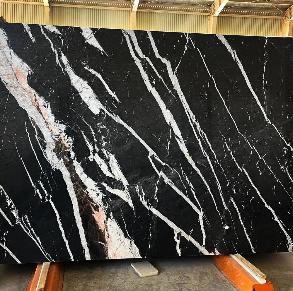 photo_1_2025-03-10_07-59-37 Mahalat Black Marble: A Timeless Choice for Elegant Interiors