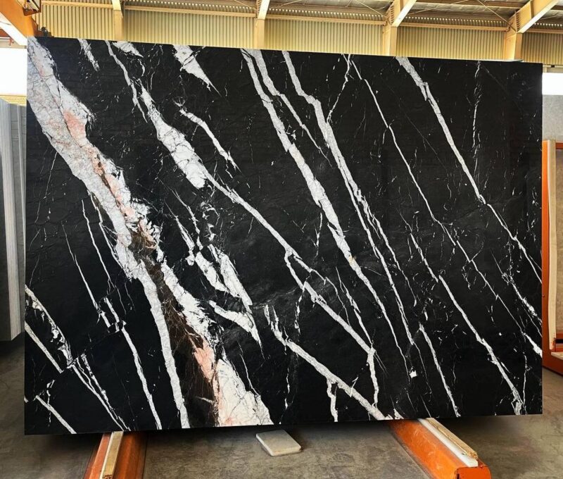 photo_1_2025-03-10_07-59-37 Mahalat Black Marble: A Timeless Choice for Elegant Interiors