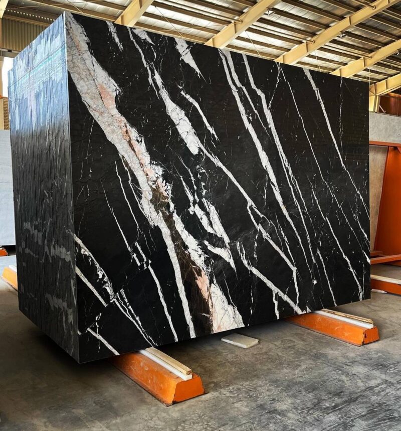 photo_2_2025-03-10_07-59-37 Mahalat Black Marble: A Timeless Choice for Elegant Interiors