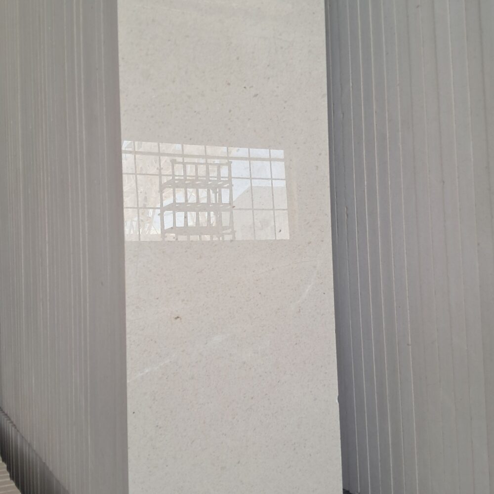٢٠٢٥٠٥٢٥_١٣١٣٤٢ Hersin Marble – Light Grey Marble with Subtle Veining | Lazulite Marble