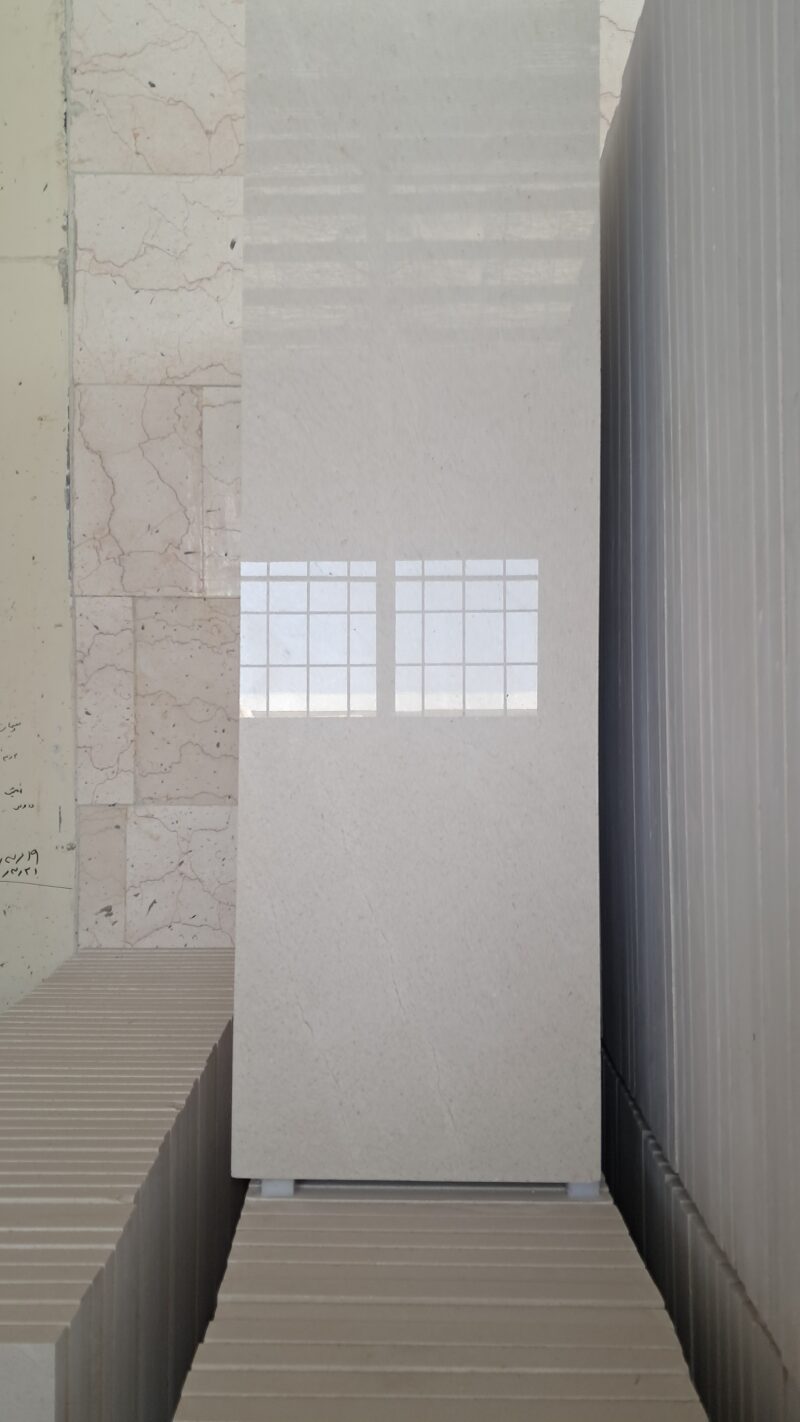 ٢٠٢٥٠٥٢٥_١٣١٣٤٦ (1) Hersin Marble – Light Grey Marble with Subtle Veining | Lazulite Marble