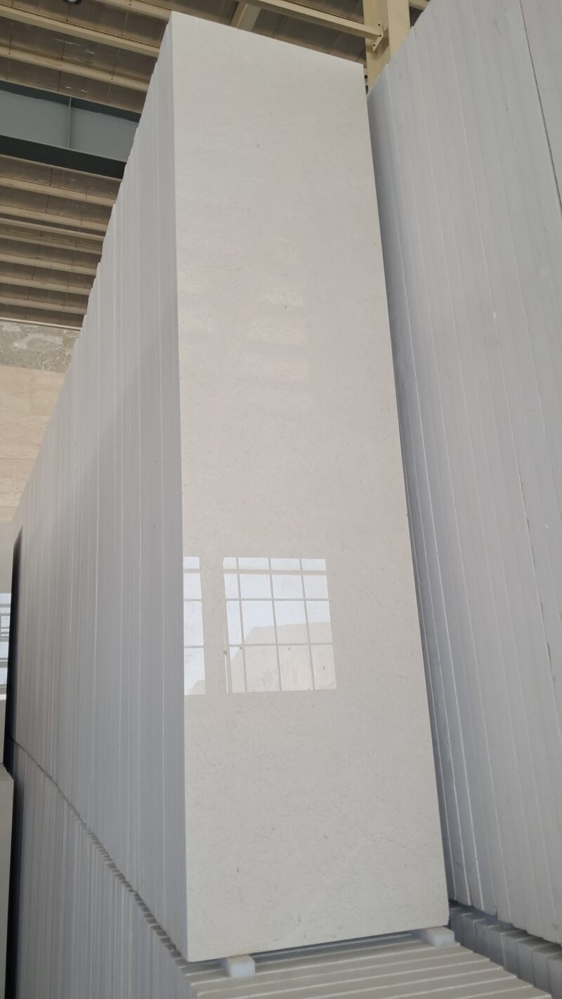 ٢٠٢٥٠٥٢٥_١٣١٤٠٨ Hersin Marble – Light Grey Marble with Subtle Veining | Lazulite Marble